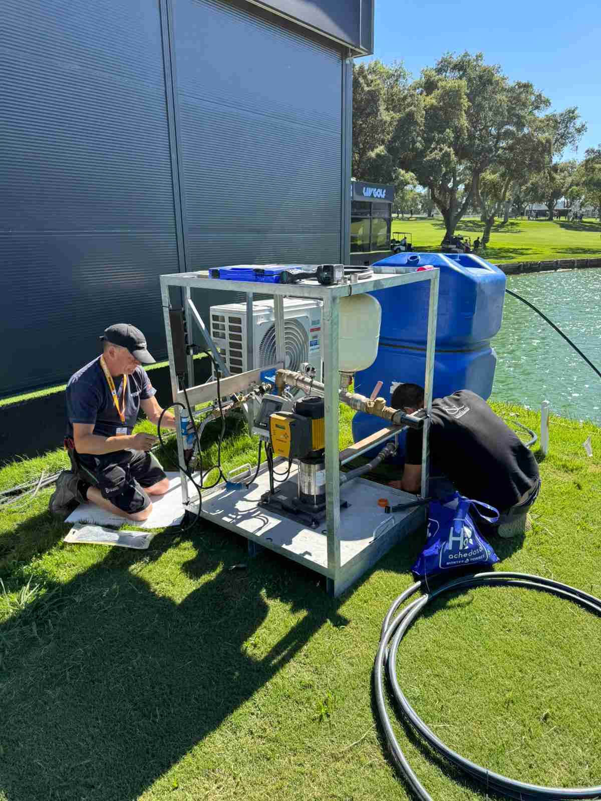 Instalación de aseos portátiles en golf